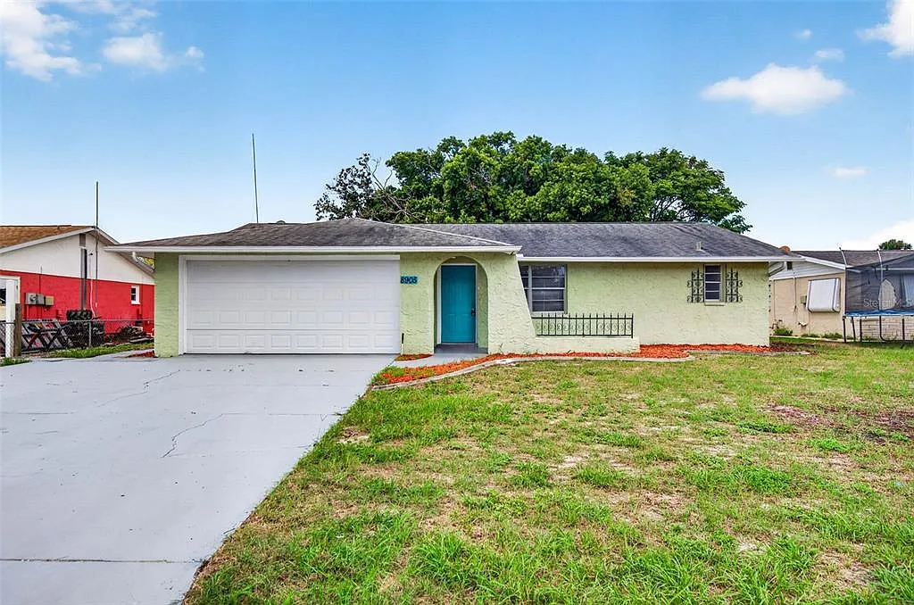 3 bed, 2.0 bath, 1120 sqft, $1,750 — Photo 2
