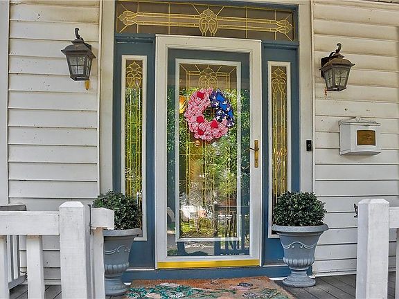 3rd image of 635 Virginia Ave