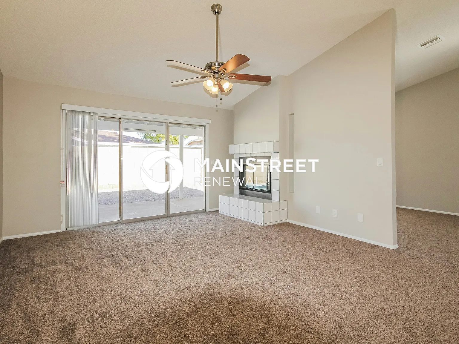 7426 W Sierra St — Photo 3