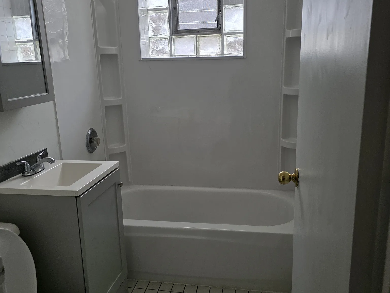 1 bed, 560 sqft, $1,200 — Photo 4