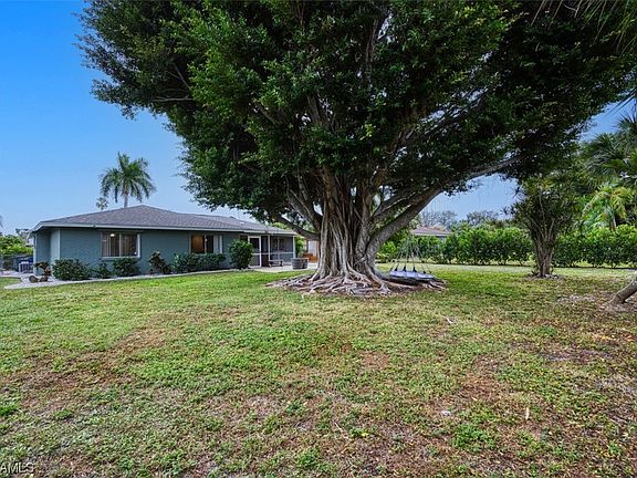 3rd image of 6995 Pickadilly Ct