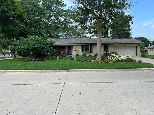 7950 W Manitoba St, West Allis, WI 53219
