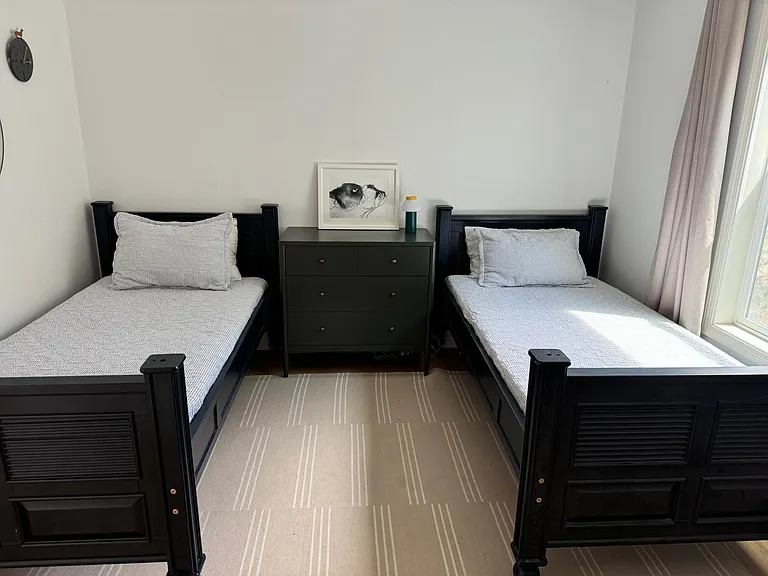 Middle Guest Bedroom with Twin / Bunk Beds