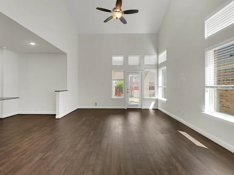 310 Myrtle Beach Dr — Photo 9
