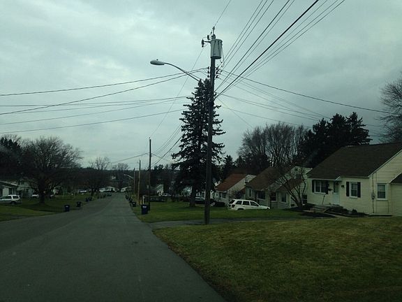 4th image of 127 Terrace Dr