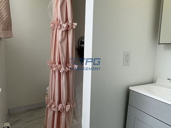 5th image of 111 Mallory Ave APT 7