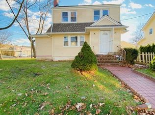 464 Beverly Rd, Teaneck, NJ 07666
