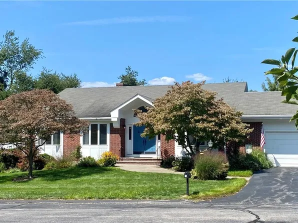 10 Hanley Farm Rd, Warren, RI 02885