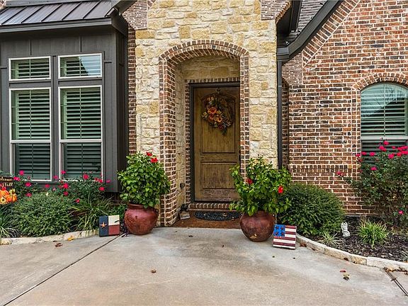 2nd image of 3219 Bandera Dr