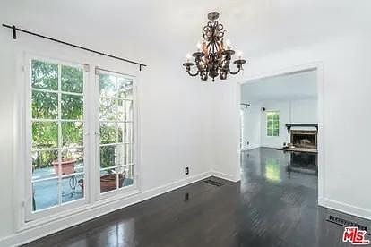 5th image of 3687 Fredonia Dr