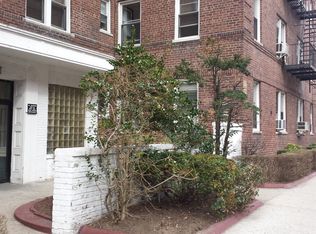 6485 Saunders St APT A5, Rego Park, NY 11374