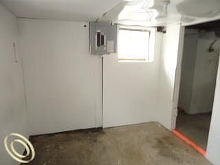 4th image of 16894 Greydale Ave