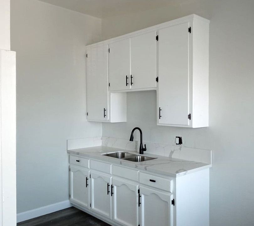 1st image of 8911 S Figueroa St #11A