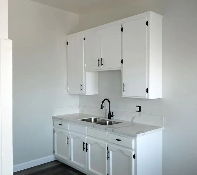 8911 S Figueroa St #11A
