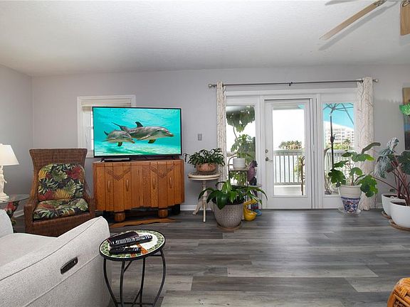 4th image of 5282 BEACH DRIVE SE APT D