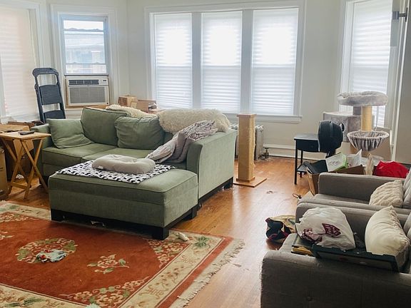 5th image of 2429 W Foster Ave #2