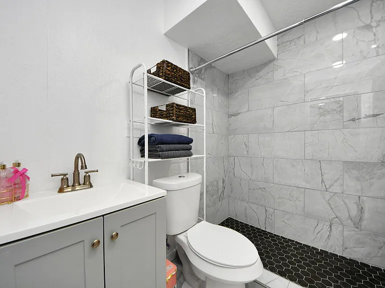 15715 Creekhaven Dr — Photo 23