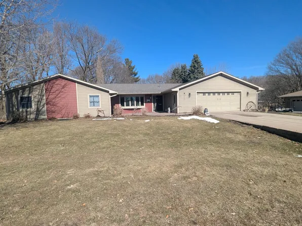 46182 Red Oak Dr, Nicollet, MN 56074