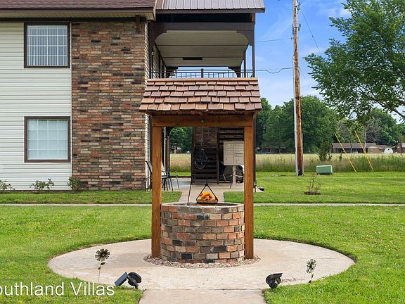 2nd image of 1109 Sandpiper Dr #38