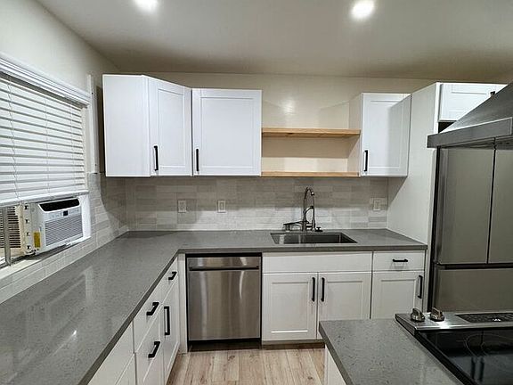 3rd image of 5651 Sumner Way Unit 309