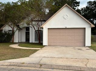38580 Red Bud Ln, Denham Springs, LA 70706