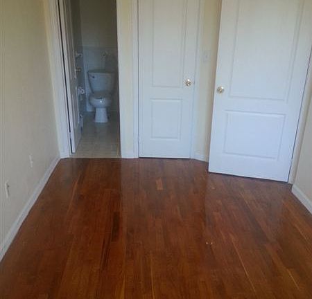 18 East 29th St (3) D