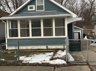 951 Sard Ave, Aurora, IL 60506