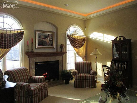 3rd image of 10110 Golfside Dr