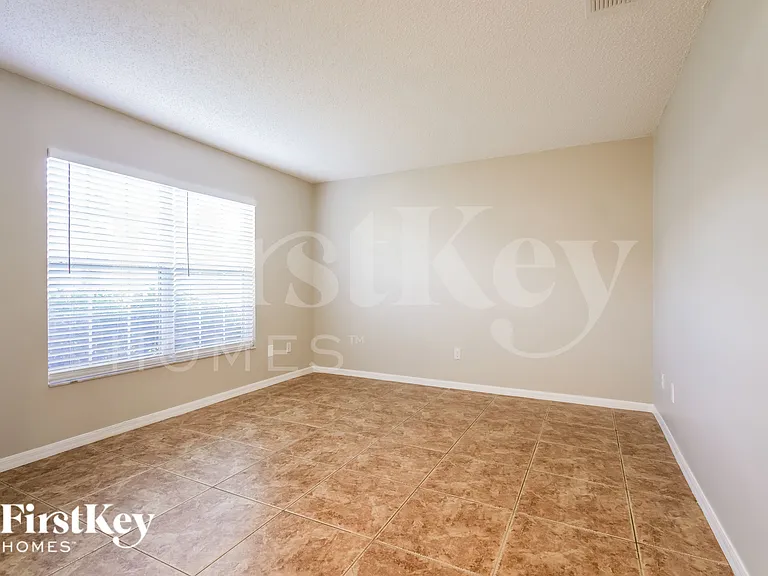649 Rosaro Ct — Photo 9