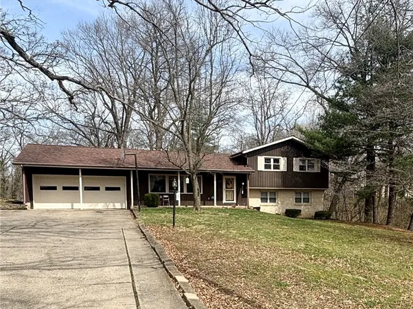 805 Hickory Dr, Newton, IL 62448