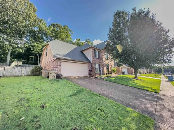 10255 Woodland Hills Dr, Cordova, TN 38018