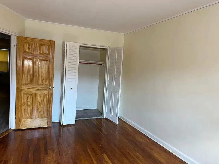 736 E 94th St #1 — Photo 14