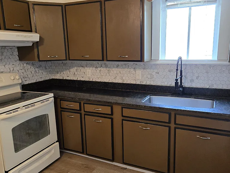 128 S Main St #C — Photo 6