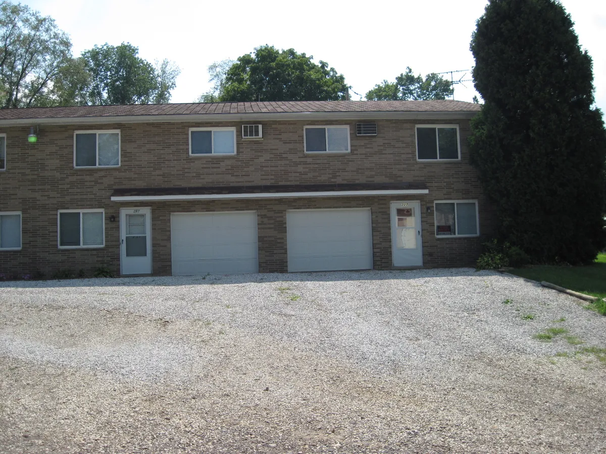 Primary Photo - 233 Ash St