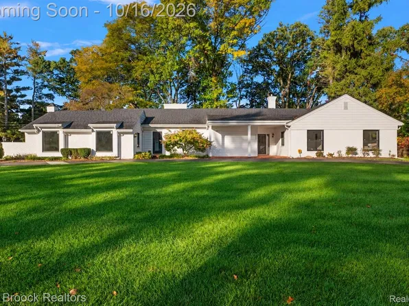 1257 Charrington Rd, Bloomfield Hills, MI 48301