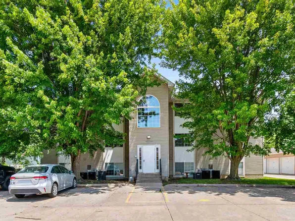 186 Elm Ridge Dr, North Liberty, IA 52317