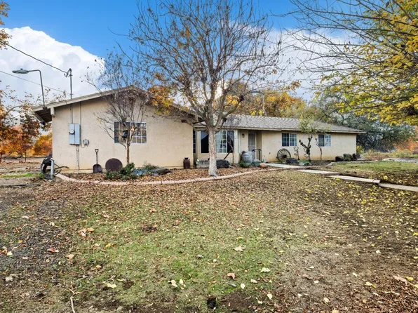 6977 Live Oak Dr, Sanger, CA 93657