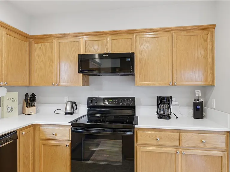 3519 SE Quayside St — Photo 9