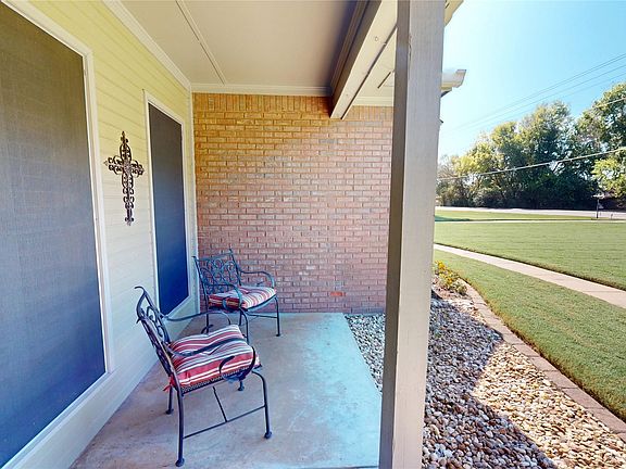 3rd image of 2280 Redland Rd