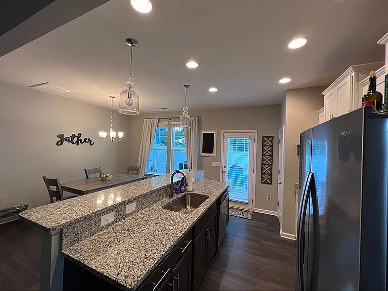 1075 Coldstream Dr — Photo 4