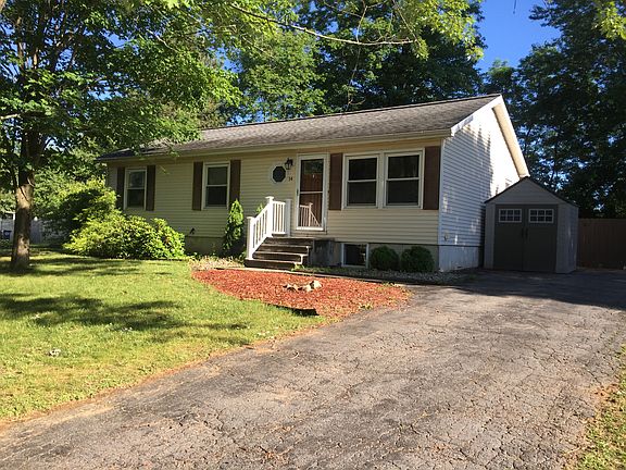 3rd image of 14 New Britain Dr