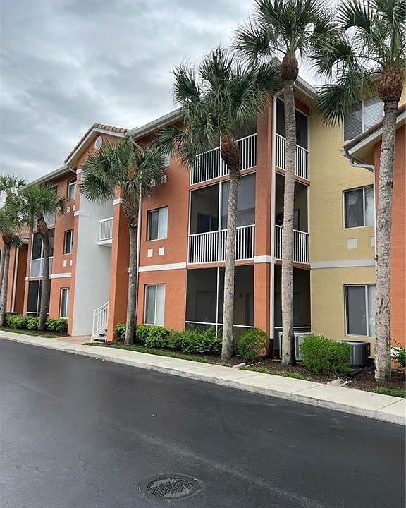 1st image of 6400 Aragon Way APT 305