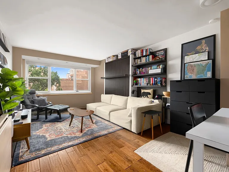 101 W 12th St #9-B — Photo 2