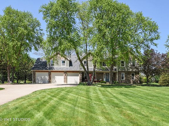 3rd image of 40W790 Willowbrook Ct
