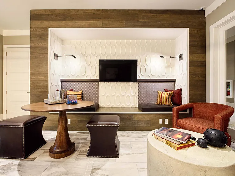 Clubhouse & Lounge Area