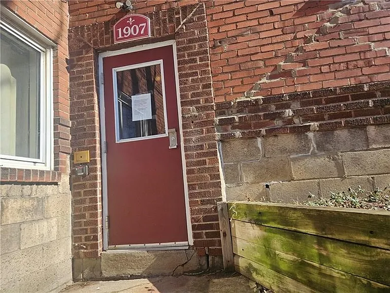 1907 Hanover St #10 — Photo 1