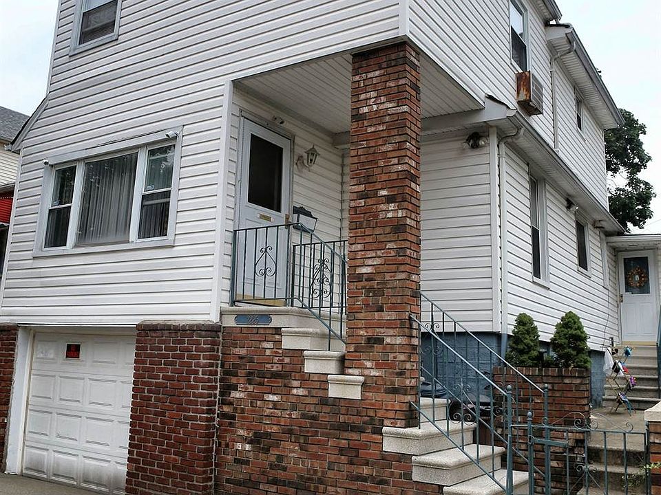 Lyon Ave