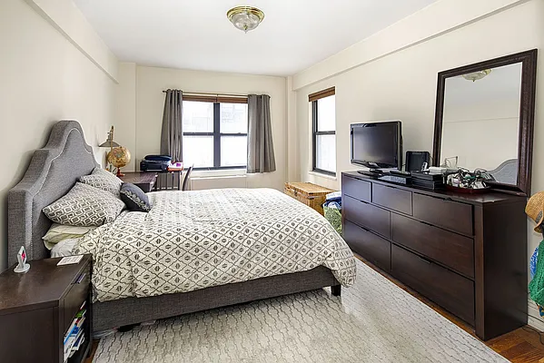 Rented by Warburg | media 4