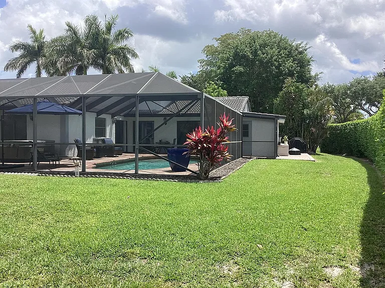 10496 Augusta Ct — Photo 39