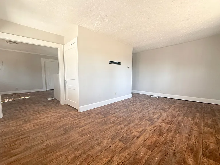158 King St — Photo 6